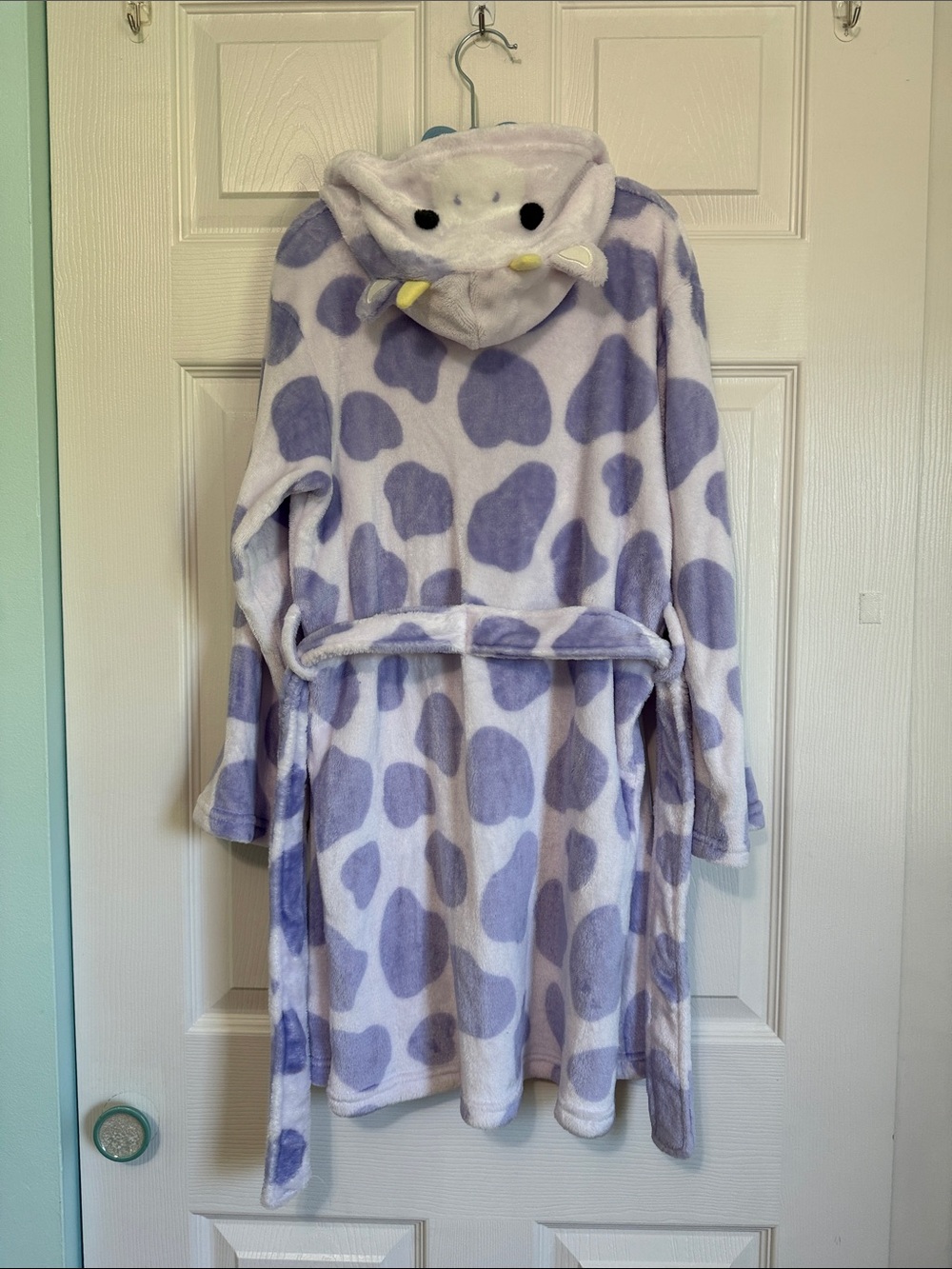 Squishmallows Lavender and White Spotted Kids Hooded Robe - Picture 6 of 7